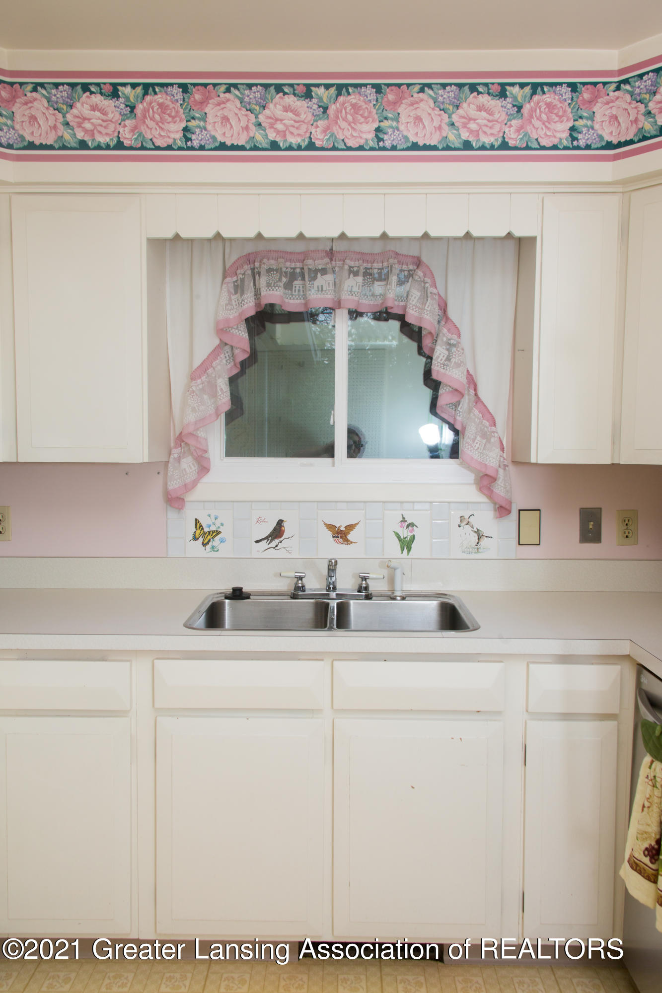3723 Ridgefield Road Lansing, MI 48906 - Photo 17 of 68 IMG_3617