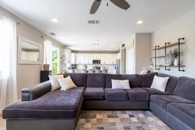 $409,900 | 9419 Vintner Circle, Patterson, CA 95363