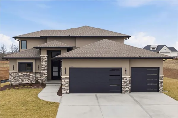 $927,445 | 2531 Northeast Woodland Court, Lee's Summit, MO 64086