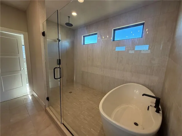 $927,445 | 2531 Northeast Woodland Court, Lee's Summit, MO 64086