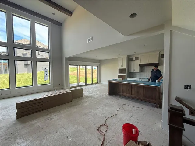 $927,445 | 2531 Northeast Woodland Oaks Circle, Lee's Summit, MO 64086