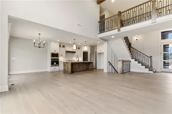 $927,445 | 2531 Northeast Woodland Court, Lee's Summit, MO 64086