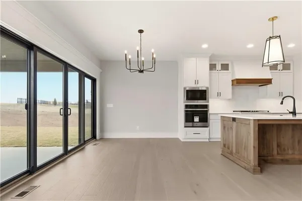 $927,445 | 2531 Northeast Woodland Court, Lee's Summit, MO 64086