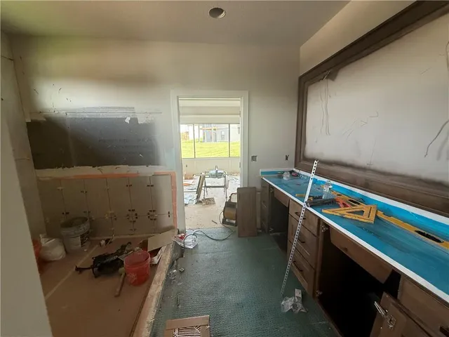 $927,445 | 2531 Northeast Woodland Oaks Circle, Lee's Summit, MO 64086