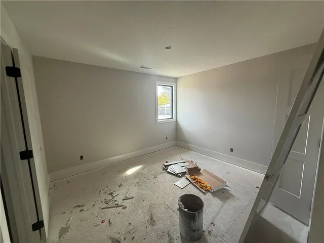 $927,445 | 2531 Northeast Woodland Oaks Circle, Lee's Summit, MO 64086