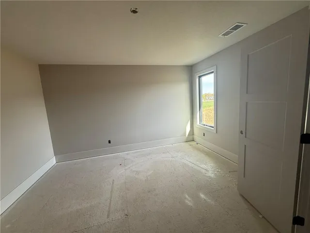 $927,445 | 2531 Northeast Woodland Oaks Circle, Lee's Summit, MO 64086