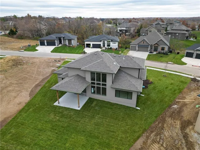 $927,445 | 2531 Northeast Woodland Oaks Circle, Lee's Summit, MO 64086