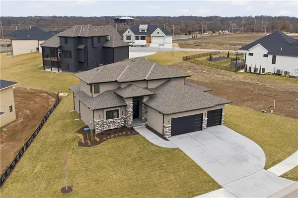 $927,445 | 2531 Northeast Woodland Court, Lee's Summit, MO 64086