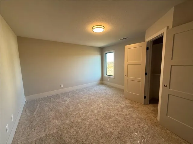 $927,445 | 2531 Northeast Woodland Court, Lee's Summit, MO 64086