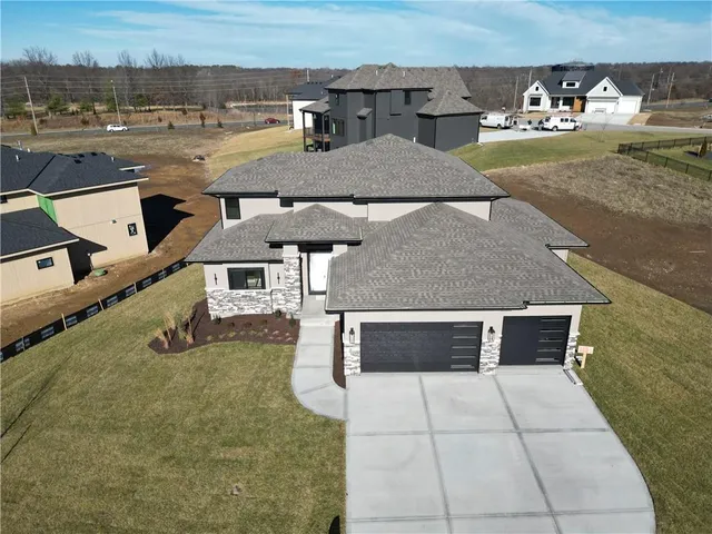 $927,445 | 2531 Northeast Woodland Court, Lee's Summit, MO 64086