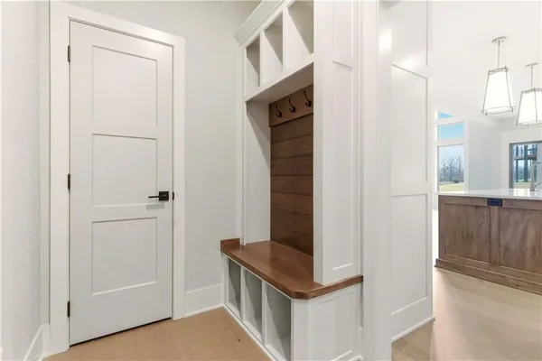 $927,445 | 2531 Northeast Woodland Court, Lee's Summit, MO 64086