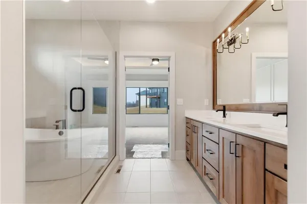 $927,445 | 2531 Northeast Woodland Court, Lee's Summit, MO 64086