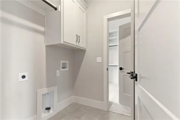 $927,445 | 2531 Northeast Woodland Court, Lee's Summit, MO 64086