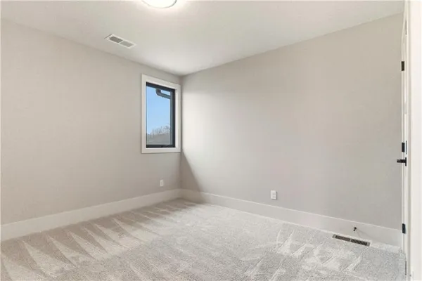 $927,445 | 2531 Northeast Woodland Court, Lee's Summit, MO 64086