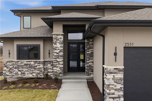 $927,445 | 2531 Northeast Woodland Court, Lee's Summit, MO 64086