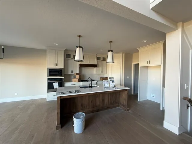 $927,445 | 2531 Northeast Woodland Court, Lee's Summit, MO 64086