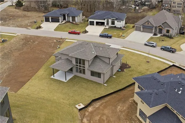 $927,445 | 2531 Northeast Woodland Court, Lee's Summit, MO 64086