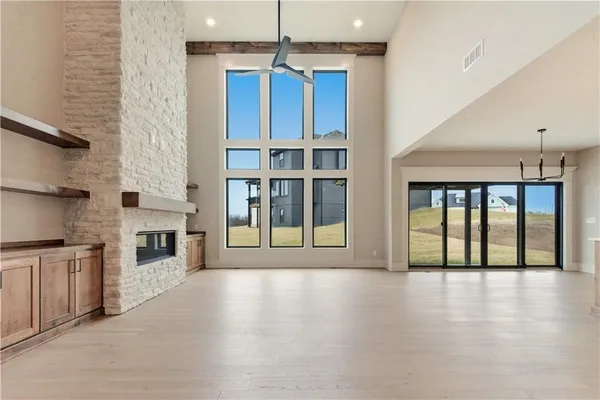 $927,445 | 2531 Northeast Woodland Court, Lee's Summit, MO 64086