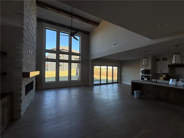 $927,445 | 2531 Northeast Woodland Court, Lee's Summit, MO 64086