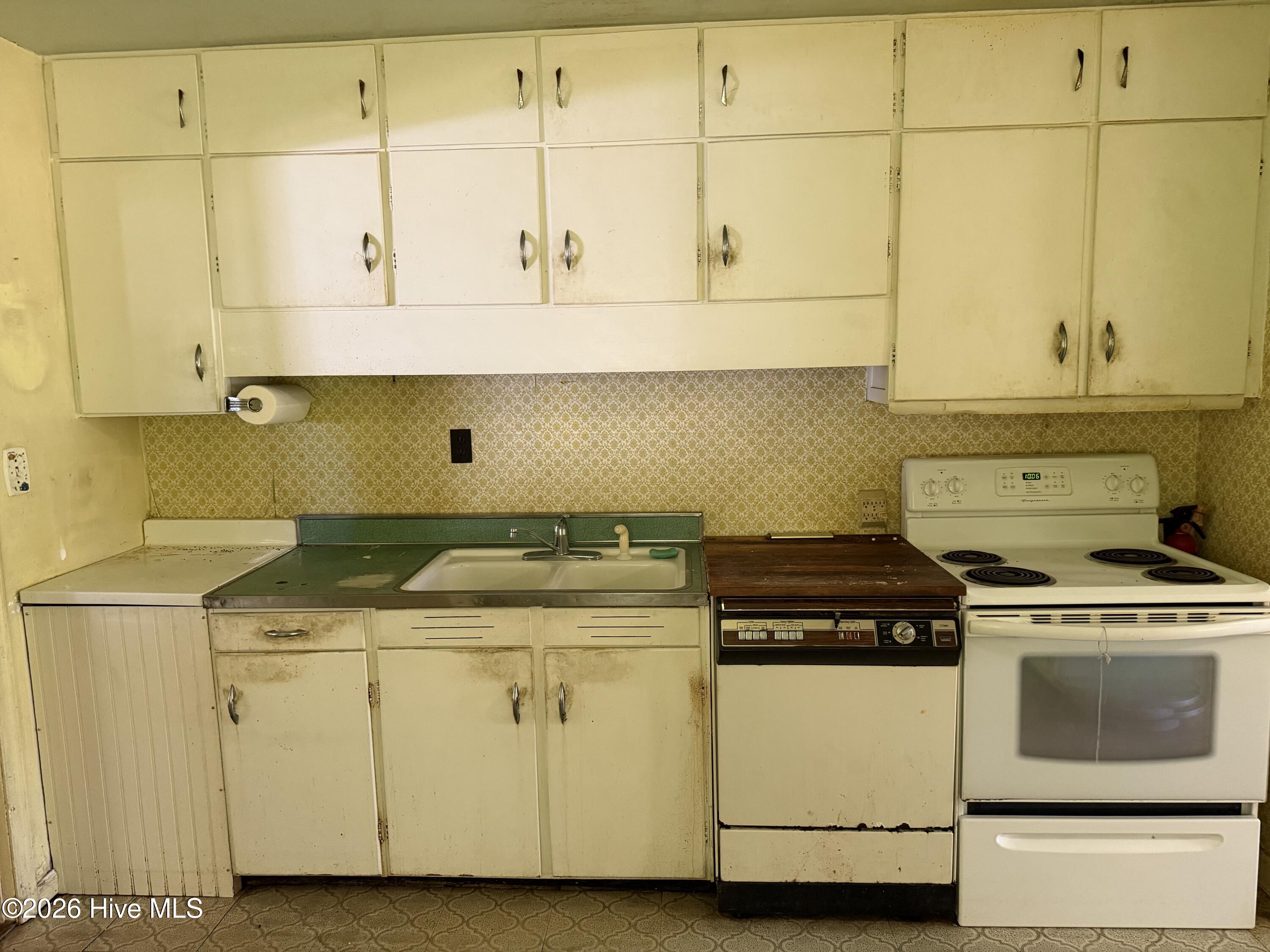 2340 Meadowbrook Road Rocky Mount, NC 27801 - Photo 10 of 17 Kitchen
