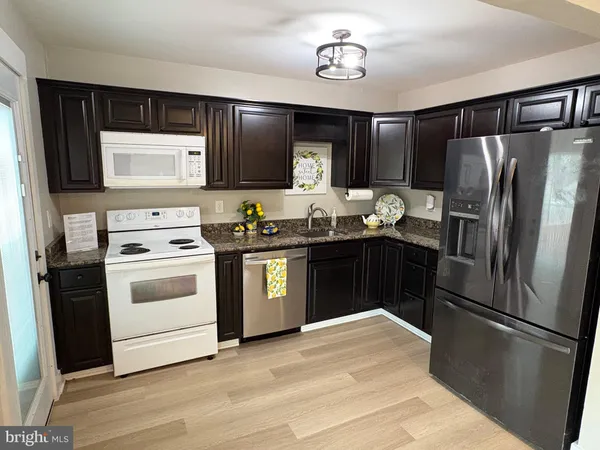 $365,000 | 1054 Saybrook Harbour, Pasadena, MD 21122