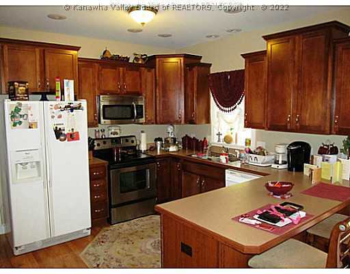 5522 Sycamore Road Culloden, WV 25510 - Photo 6 of 14 Kitchen.