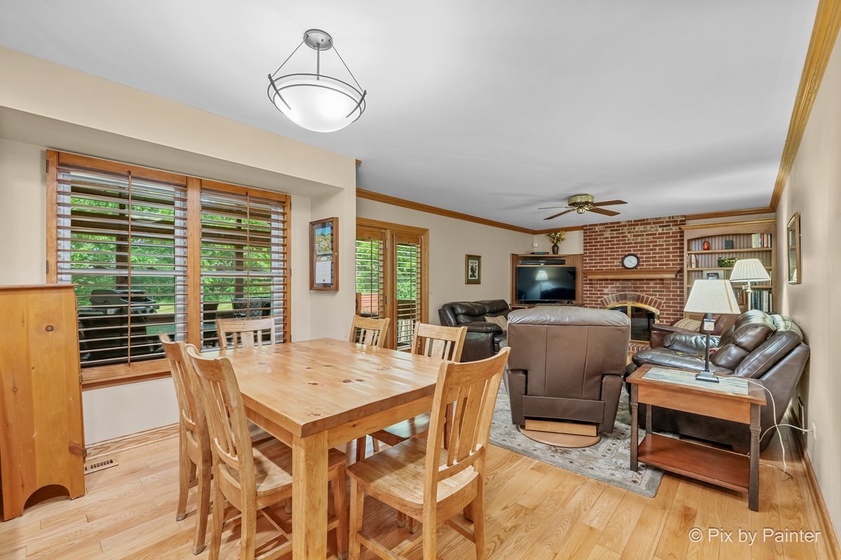 9901 Fox Bluff Lane Spring Grove, IL 60081 - Photo 12 of 44