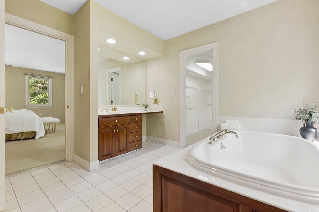 58 Lynnbrook Road Lynnfield, MA 01940 - Photo 18 of 42 Gallery Image 18