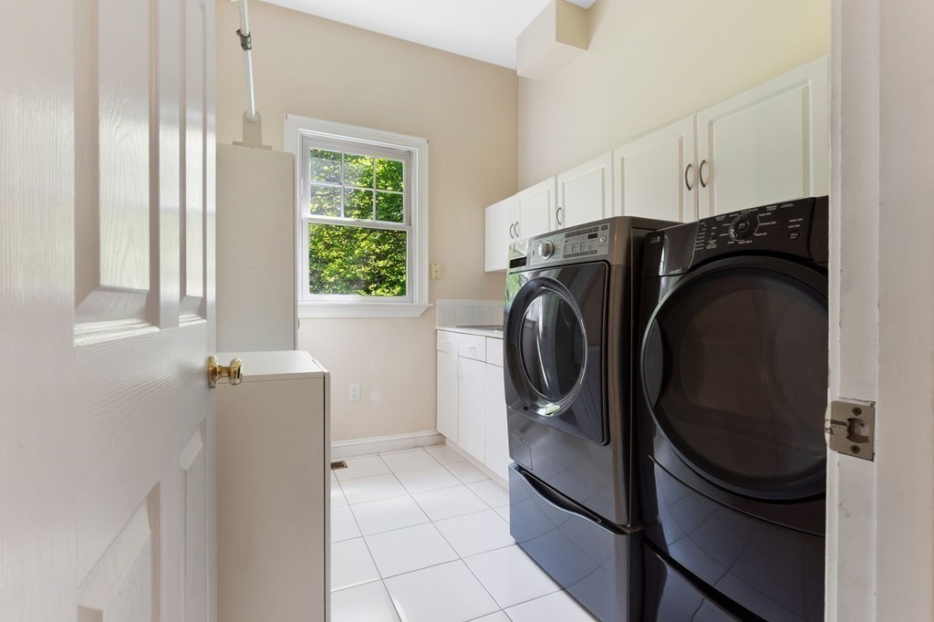 58 Lynnbrook Road Lynnfield, MA 01940 - Photo 8 of 42 Gallery Image 8
