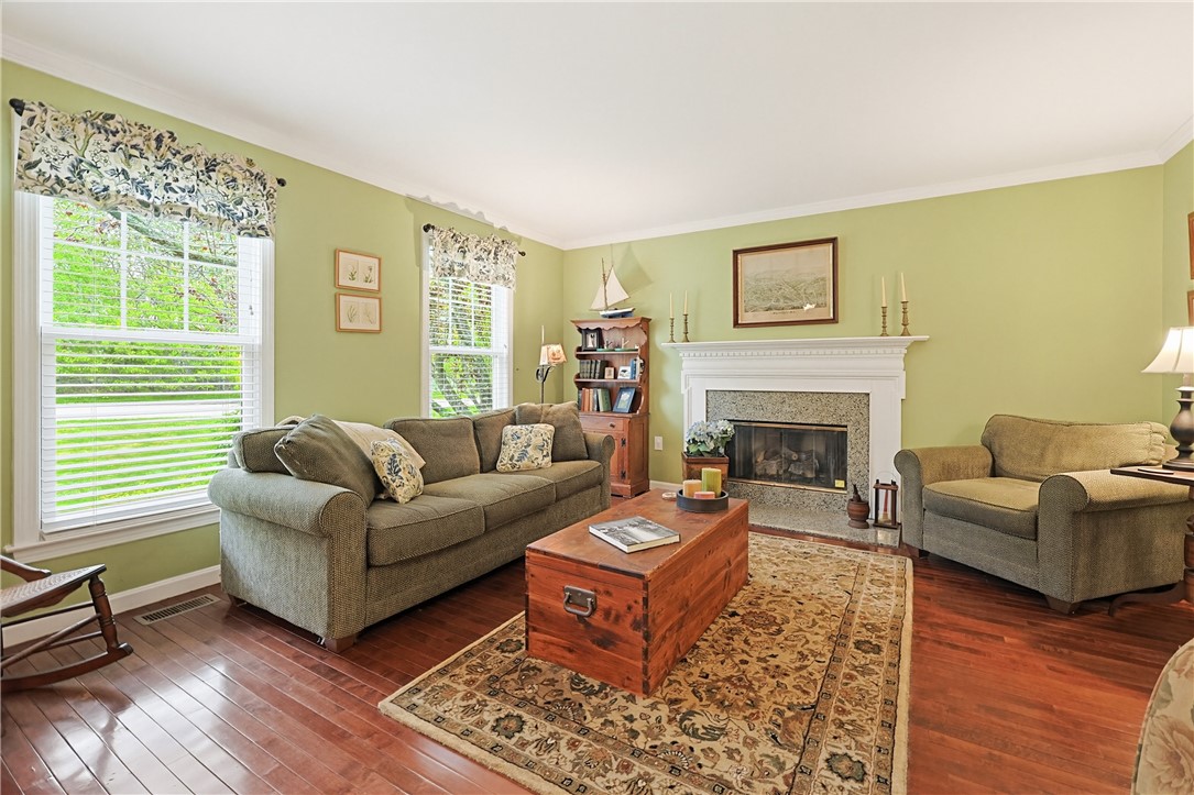 28 Rockridge Road Westerly, RI 02891 - Photo 10 of 40