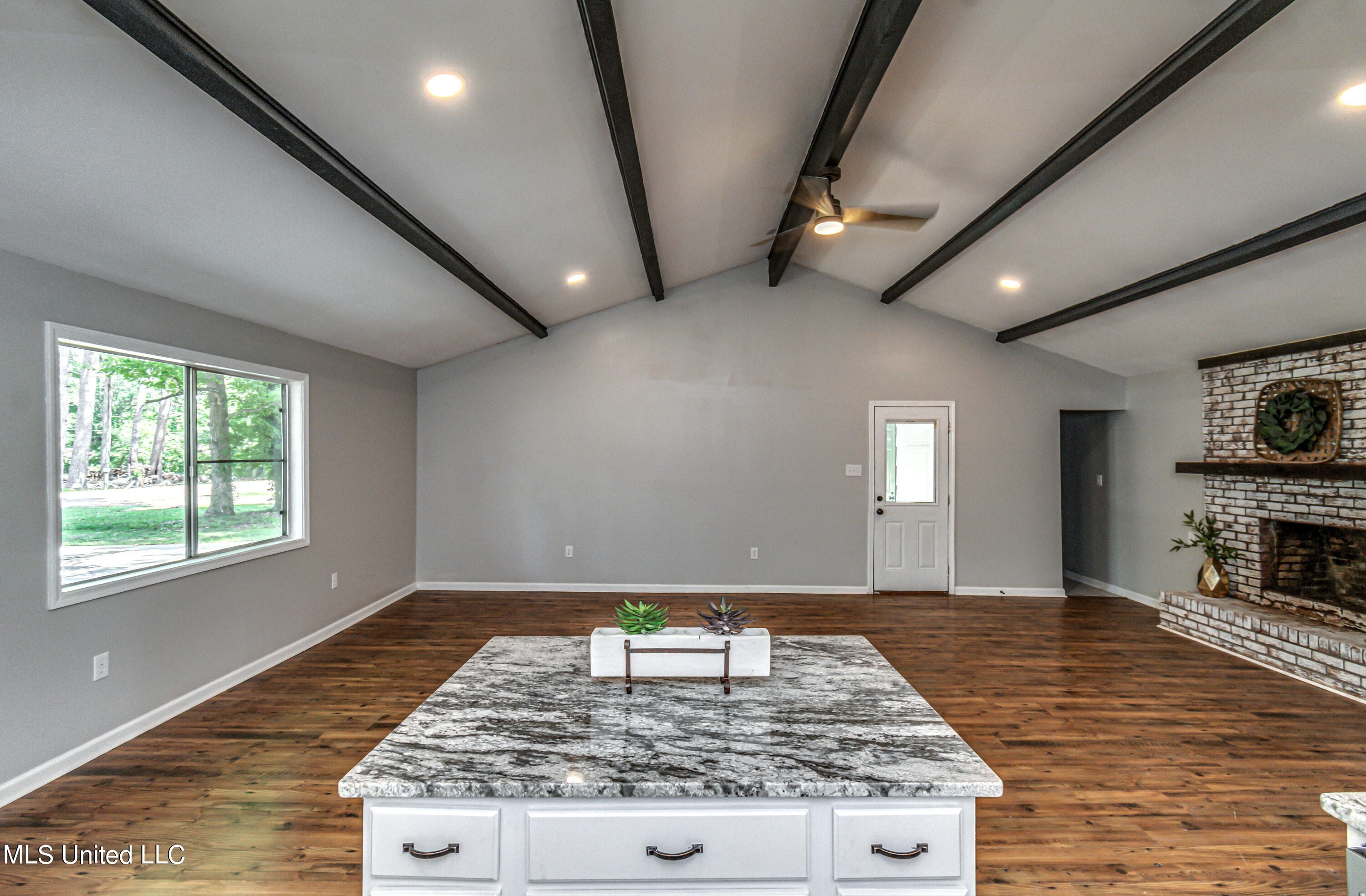 306 Lake Harbor Road Brandon, MS 39047 - Photo 13 of 54 306 Lake Harbor Road--34
