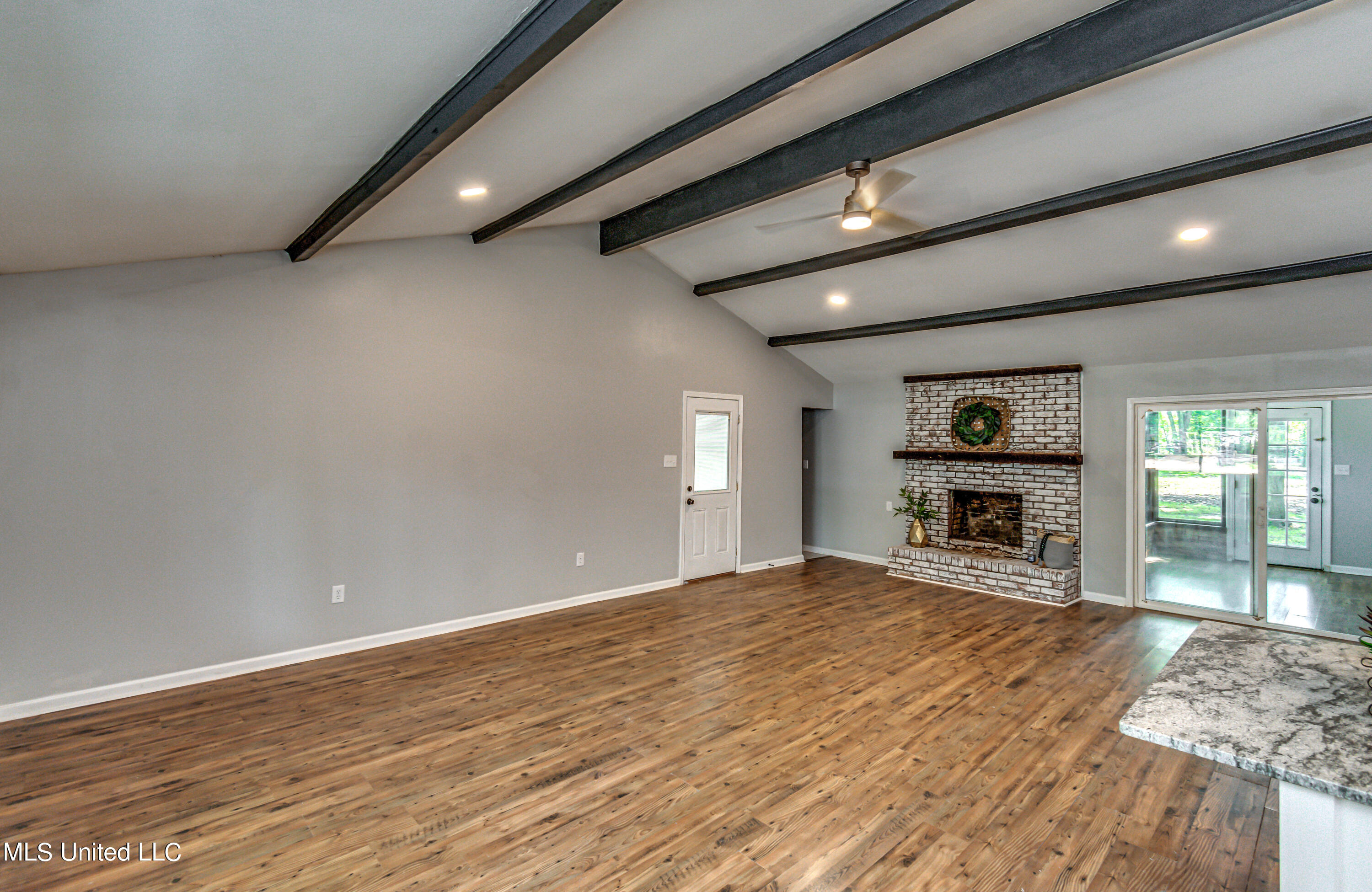 306 Lake Harbor Road--27
