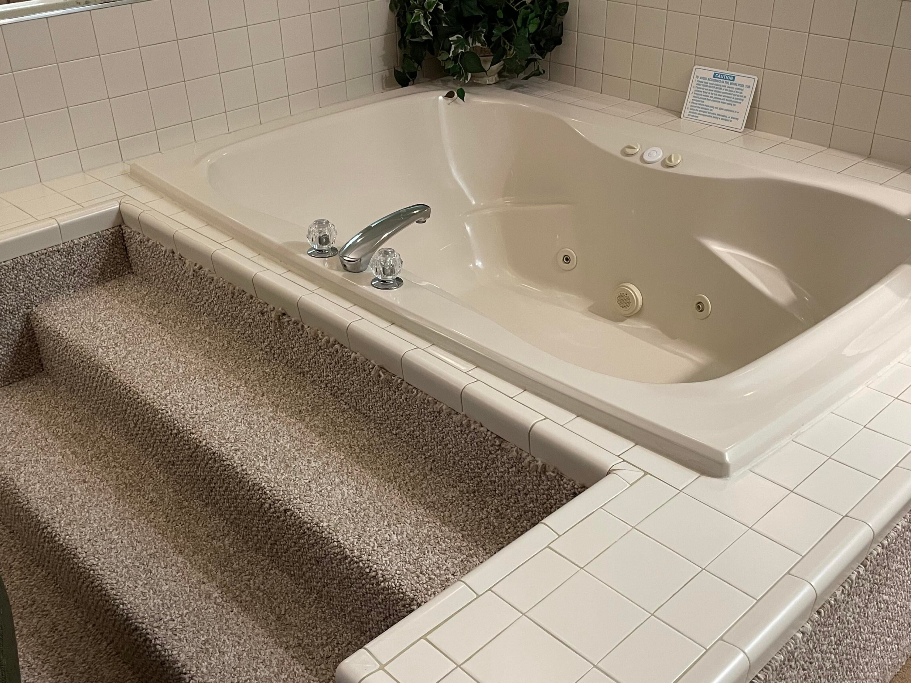 57376 Beaver Ridge Loop, Unit 33C1 Sunriver, OR 97707 - Photo 28 of 35 22-PrimeJetTubeR33