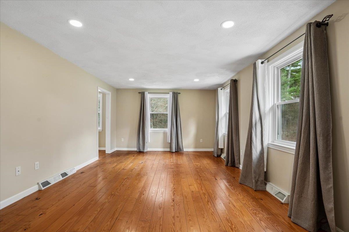 20 French Court Merrimack, NH 03054 - Photo 16 of 49