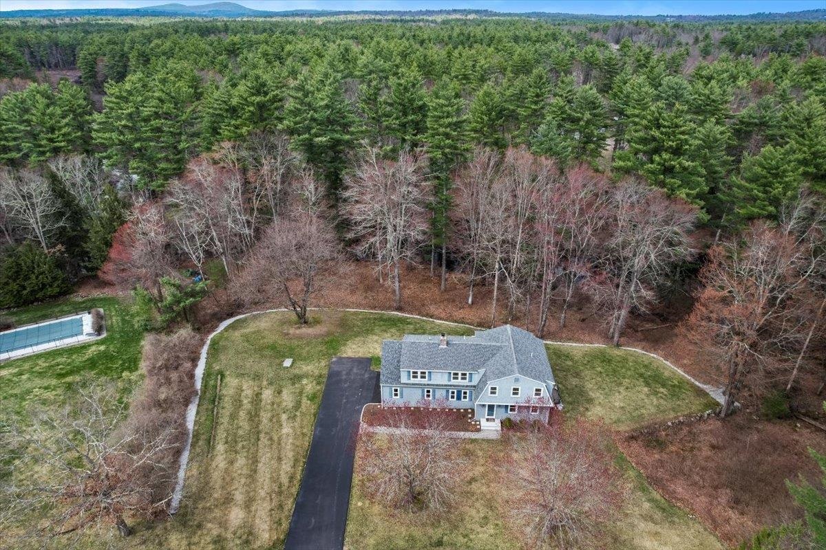 20 French Court Merrimack, NH 03054 - Photo 2 of 49