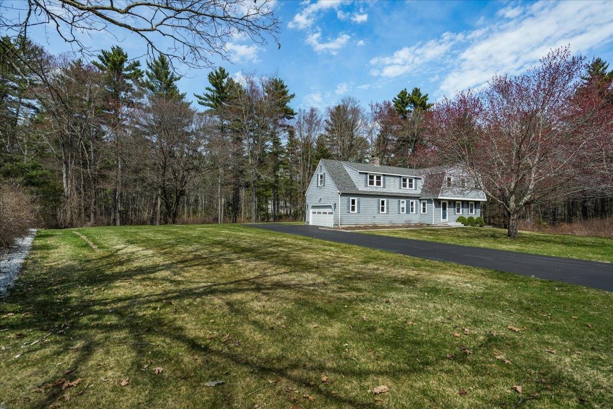 20 French Court Merrimack, NH 03054 - Photo 4 of 49