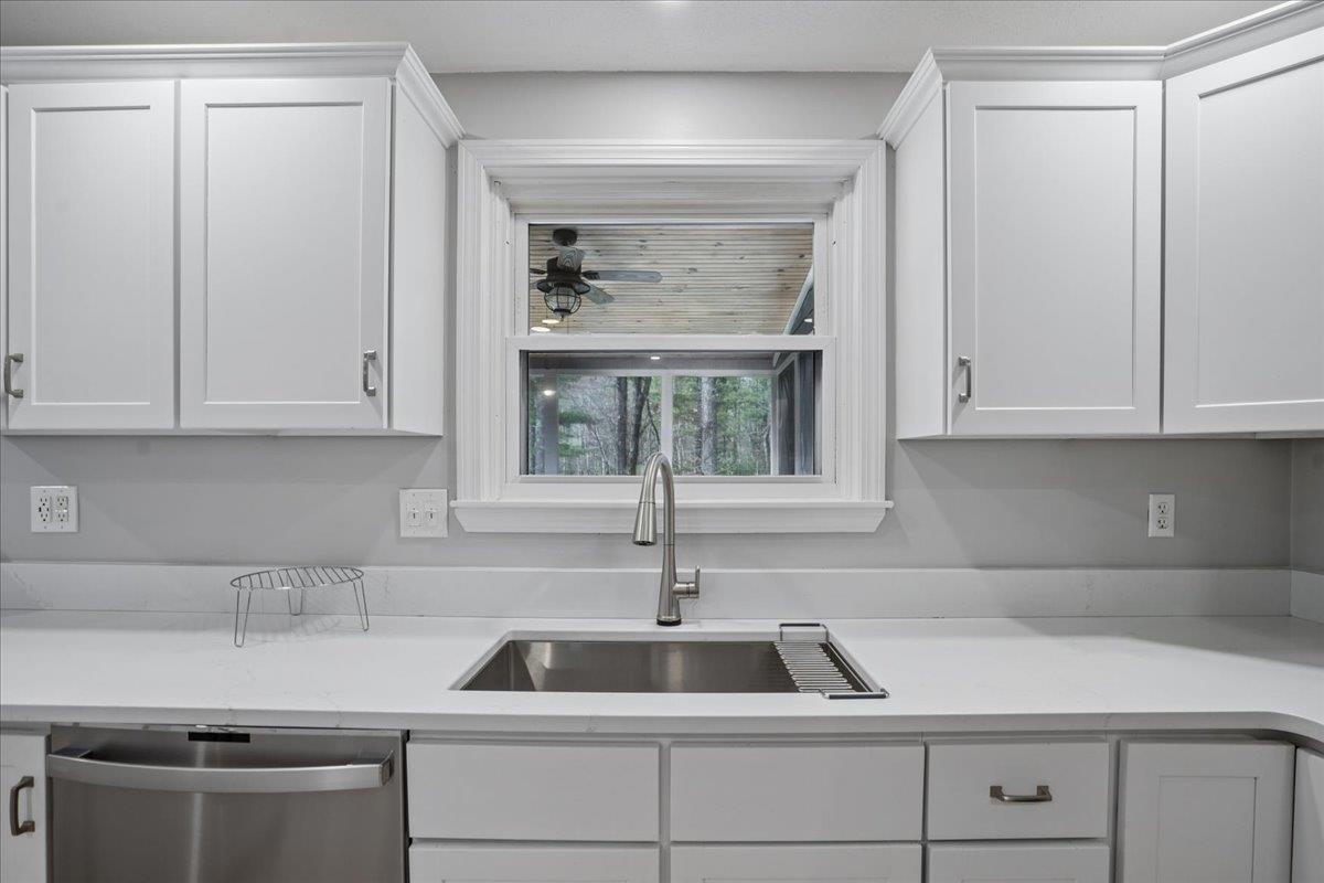 20 French Court Merrimack, NH 03054 - Photo 6 of 49