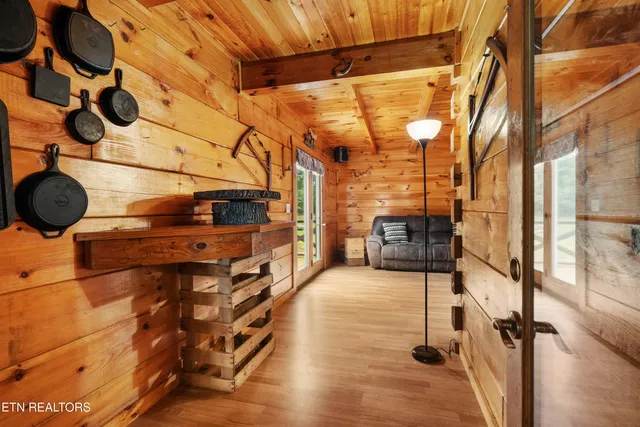 $749,999 | 818 Highway 360, Vonore, TN 37885