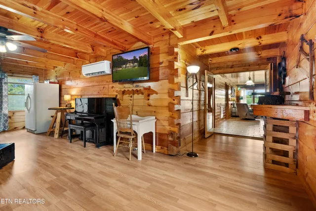 $749,999 | 818 Highway 360, Vonore, TN 37885