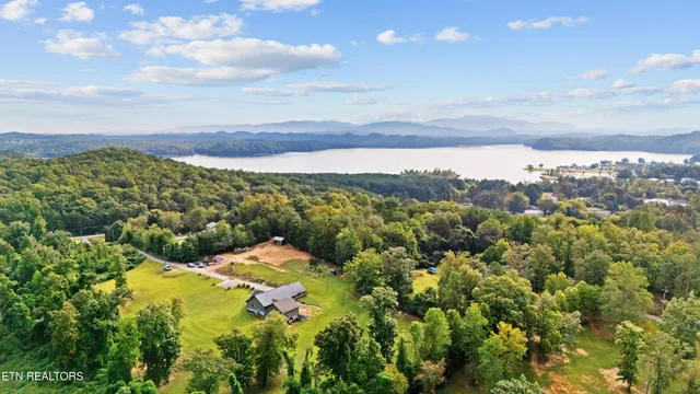 $749,999 | 818 Highway 360, Vonore, TN 37885