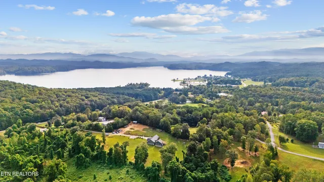 $749,999 | 818 Highway 360, Vonore, TN 37885