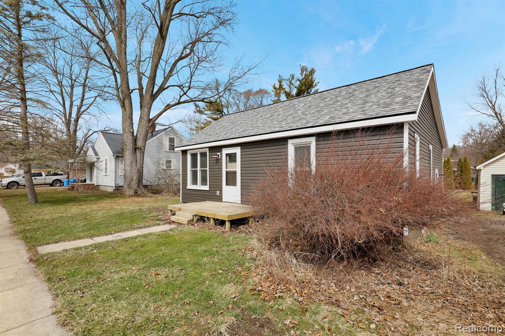 315 East Meier Street Capac, MI 48014 - Photo 3 of 18