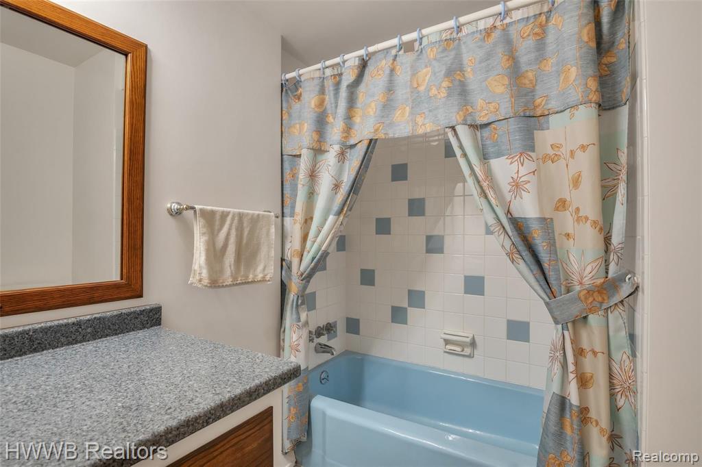 1012 Long Street Fenton, MI 48430 - Photo 32 of 51