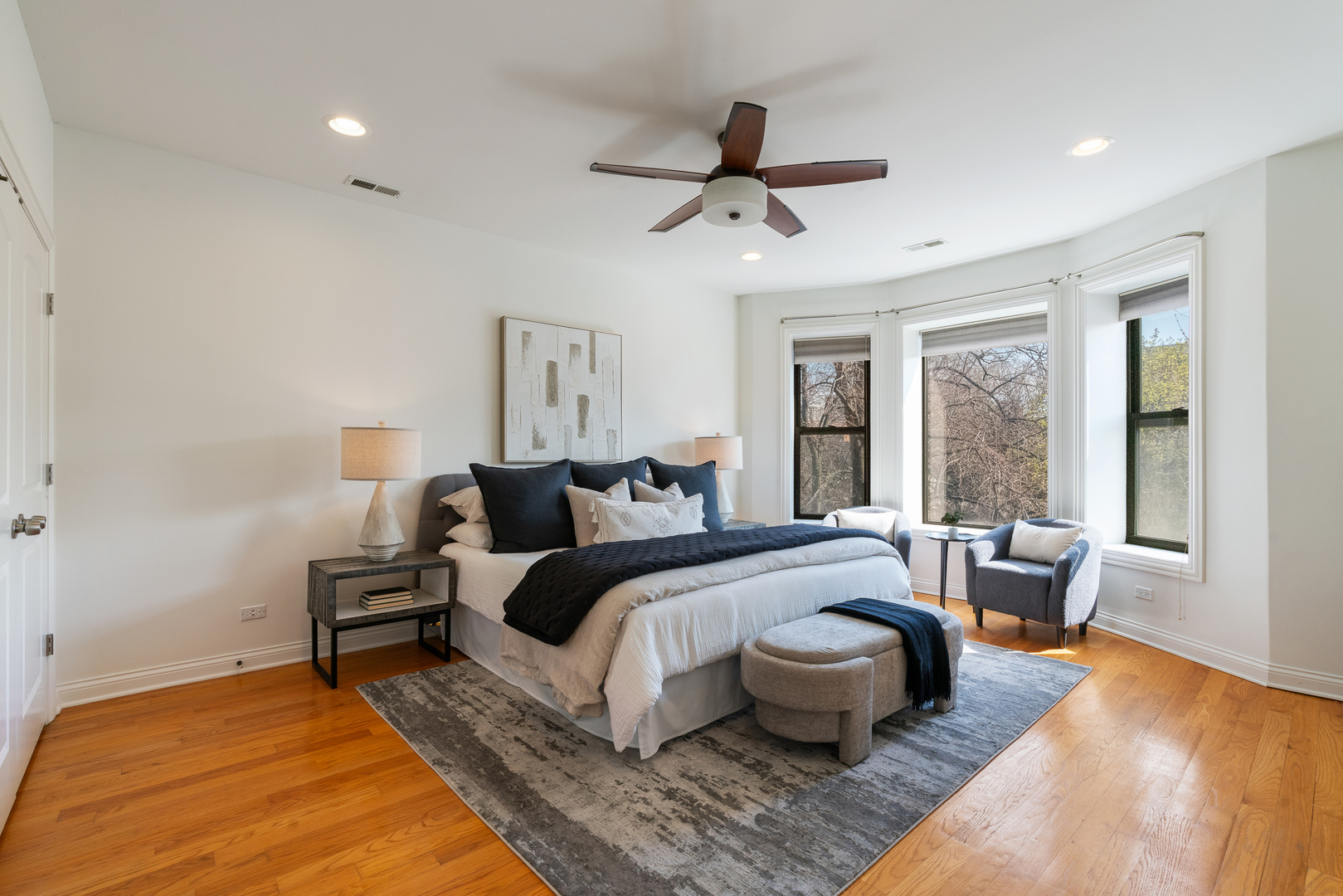 4038 North Kenmore Avenue, Unit 3 Chicago, IL 60613 - Photo 5 of 13