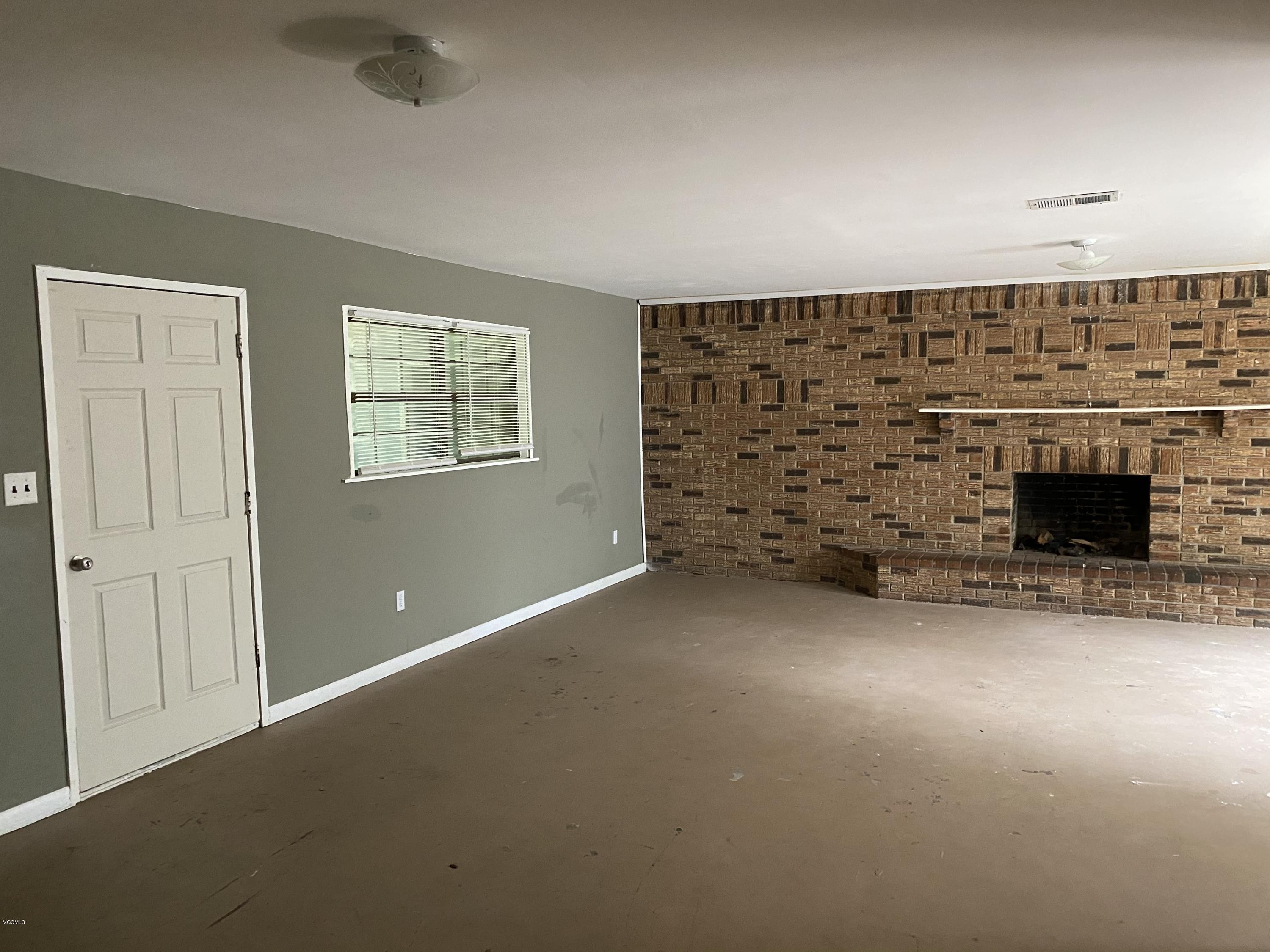 5507 Billy Street Moss Point, MS 39563 - Photo 7 of 16 3EB202A5-3FA6-4D84-9BBE-54B3E719C5CF