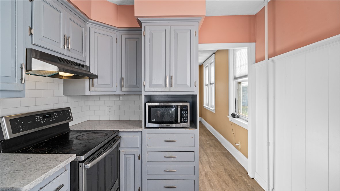 137 Colonial Avenue Cranston, RI 02910 - Photo 14 of 28