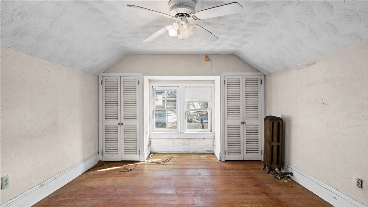 137 Colonial Avenue Cranston, RI 02910 - Photo 20 of 28