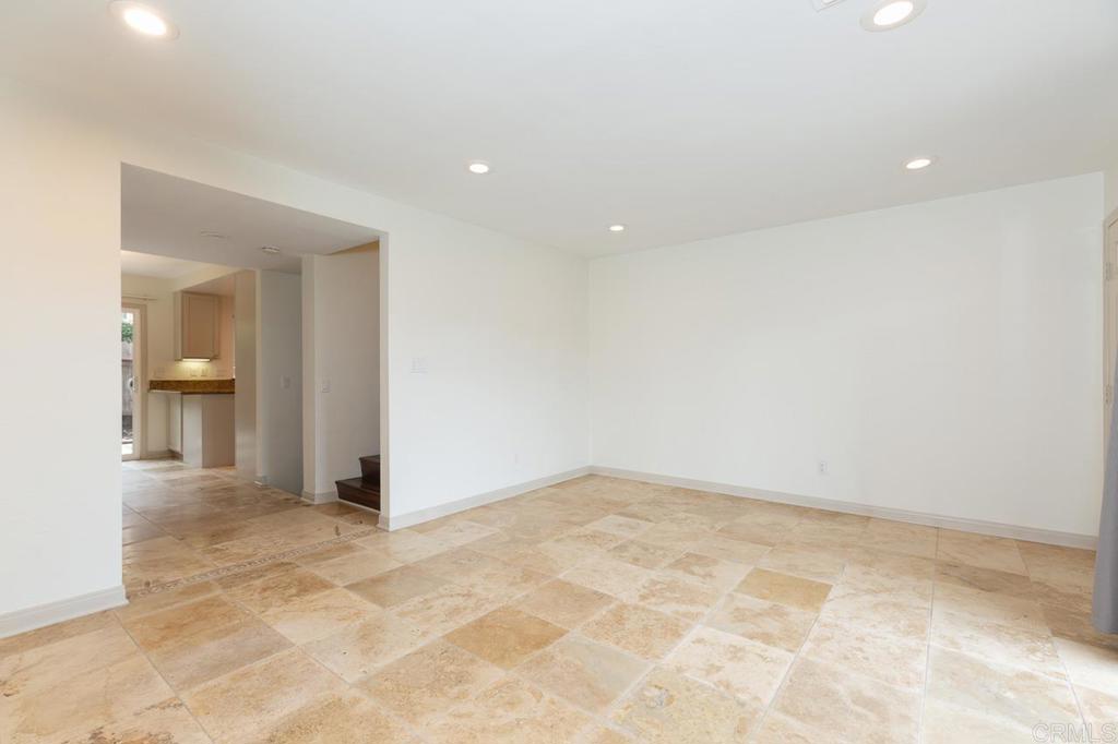 505 San Pasqual Valley Road, Unit 186 Escondido, CA 92025 - Photo 3 of 28 a view of an empty room