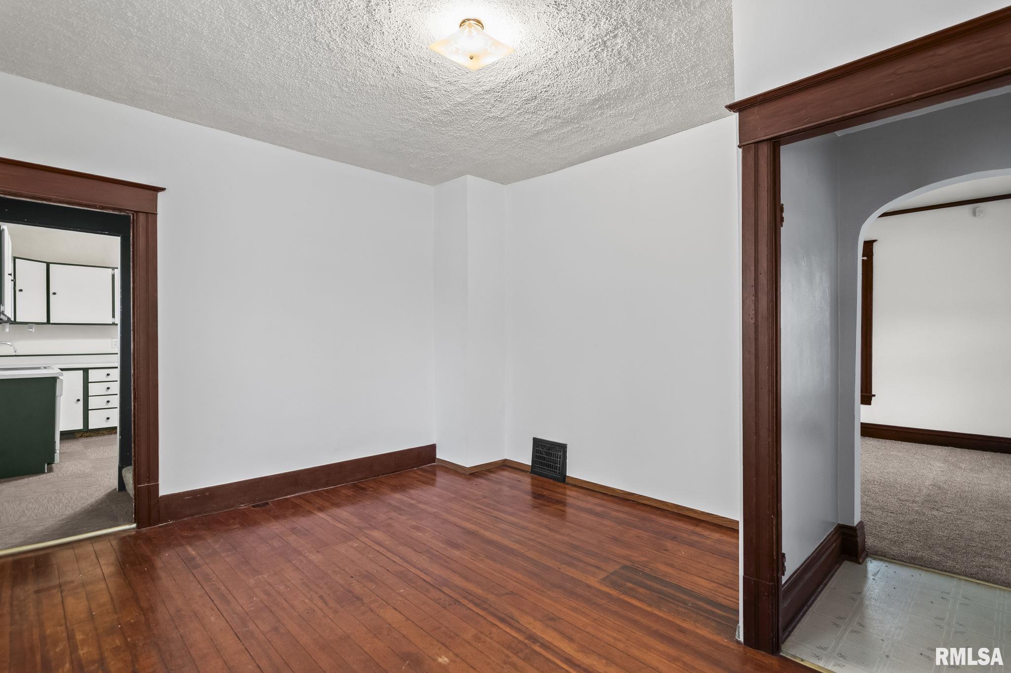 1933 South 1st Street Springfield, IL 62704 - Photo 18 of 43