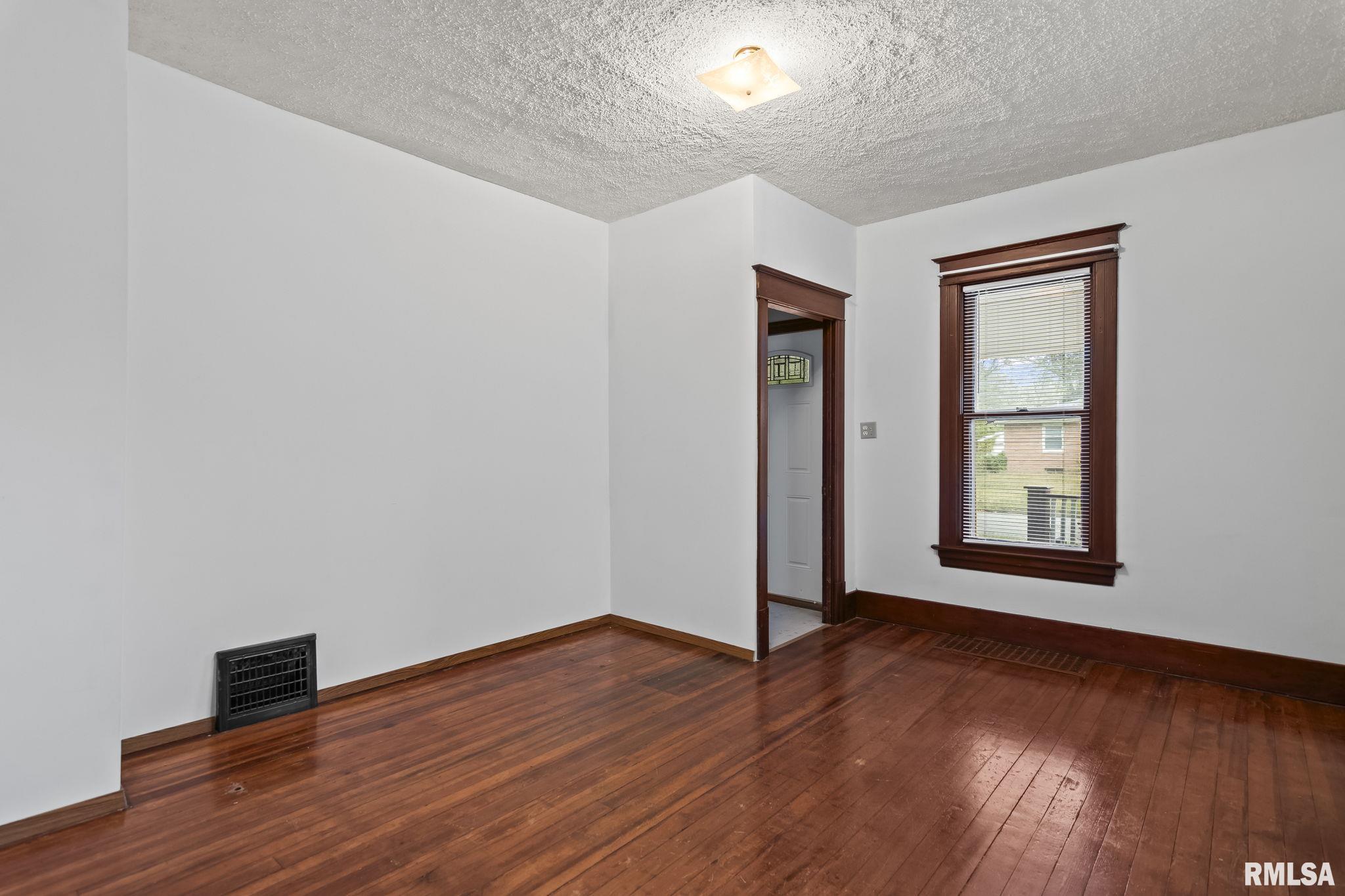 1933 South 1st Street Springfield, IL 62704 - Photo 19 of 43